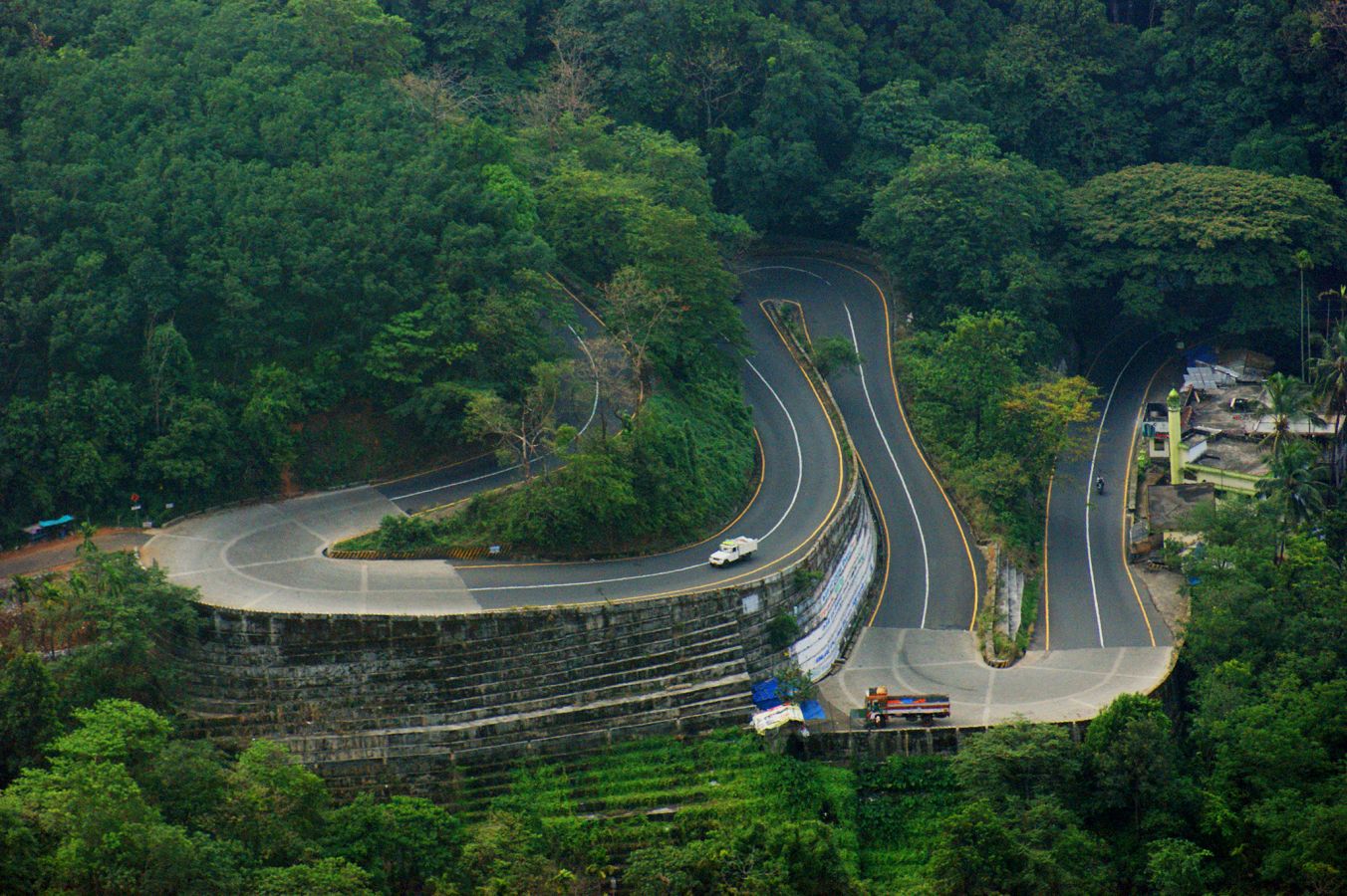Munnar Tea Hills & Spice Country